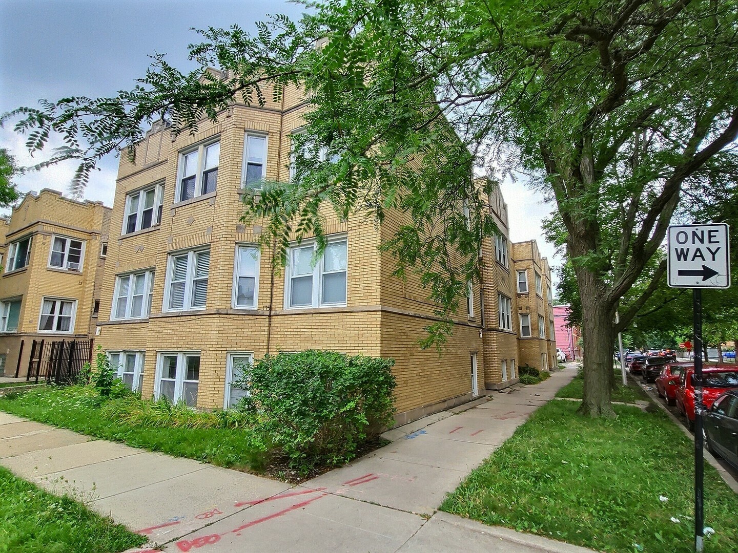 Property Photo:  4014 W Ainslie Street 4014-2  IL 60630 