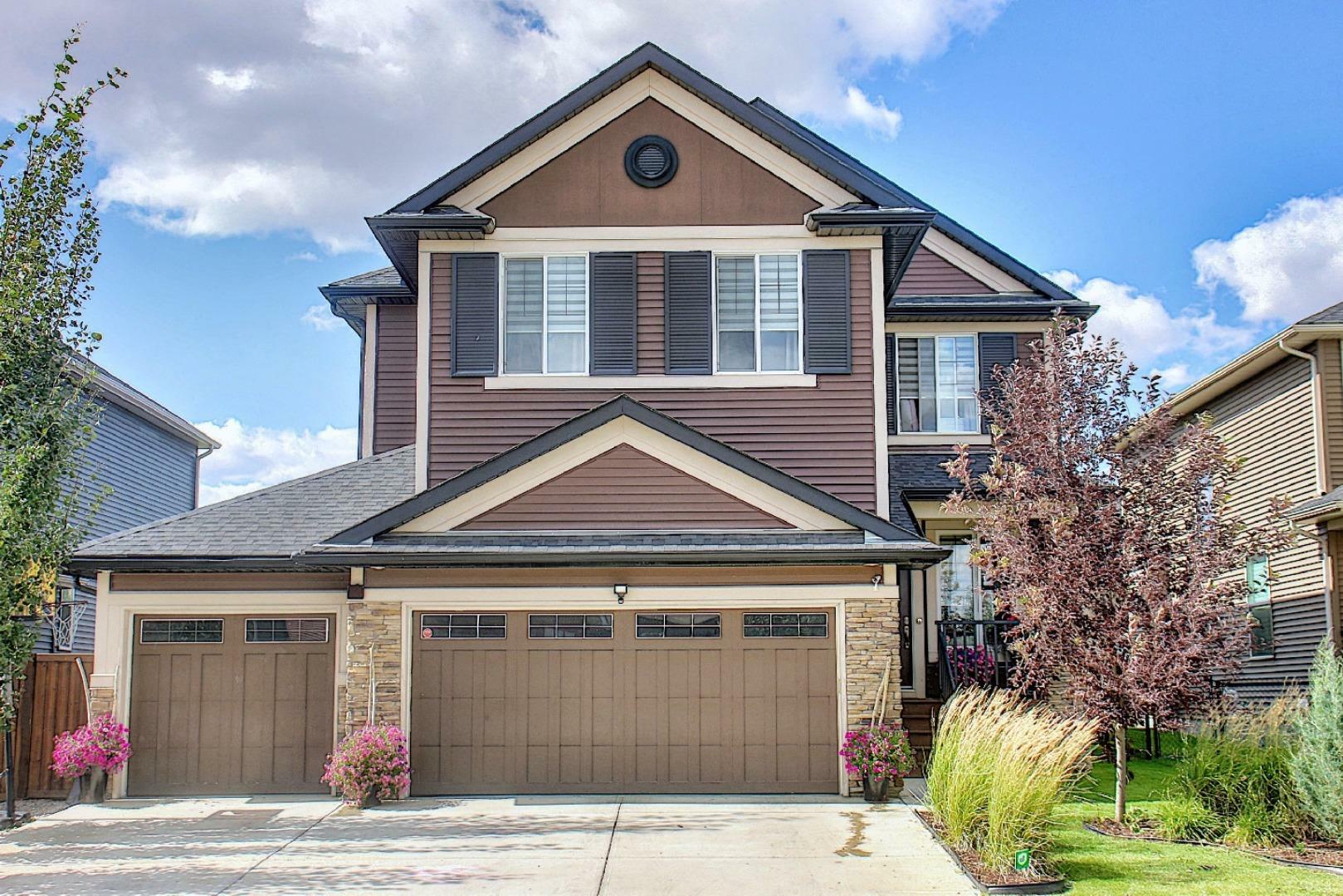 Property Photo: 157 Kinniburgh Way AB T1X 0R8