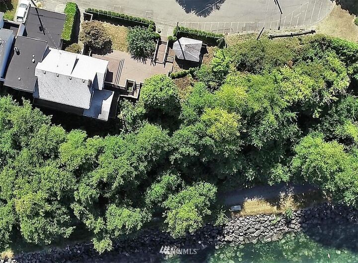 Property Photo: 705 Caroline Street WA 98362