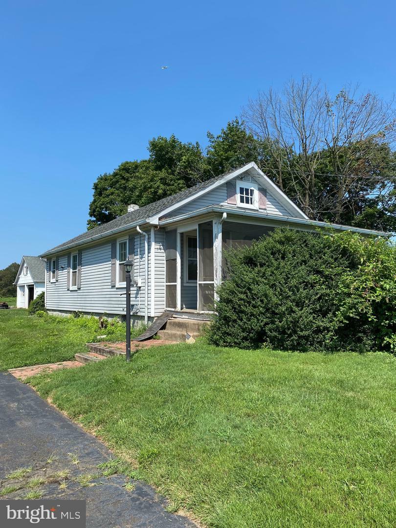 Property Photo:  1581 Reed Road  NJ 08534 