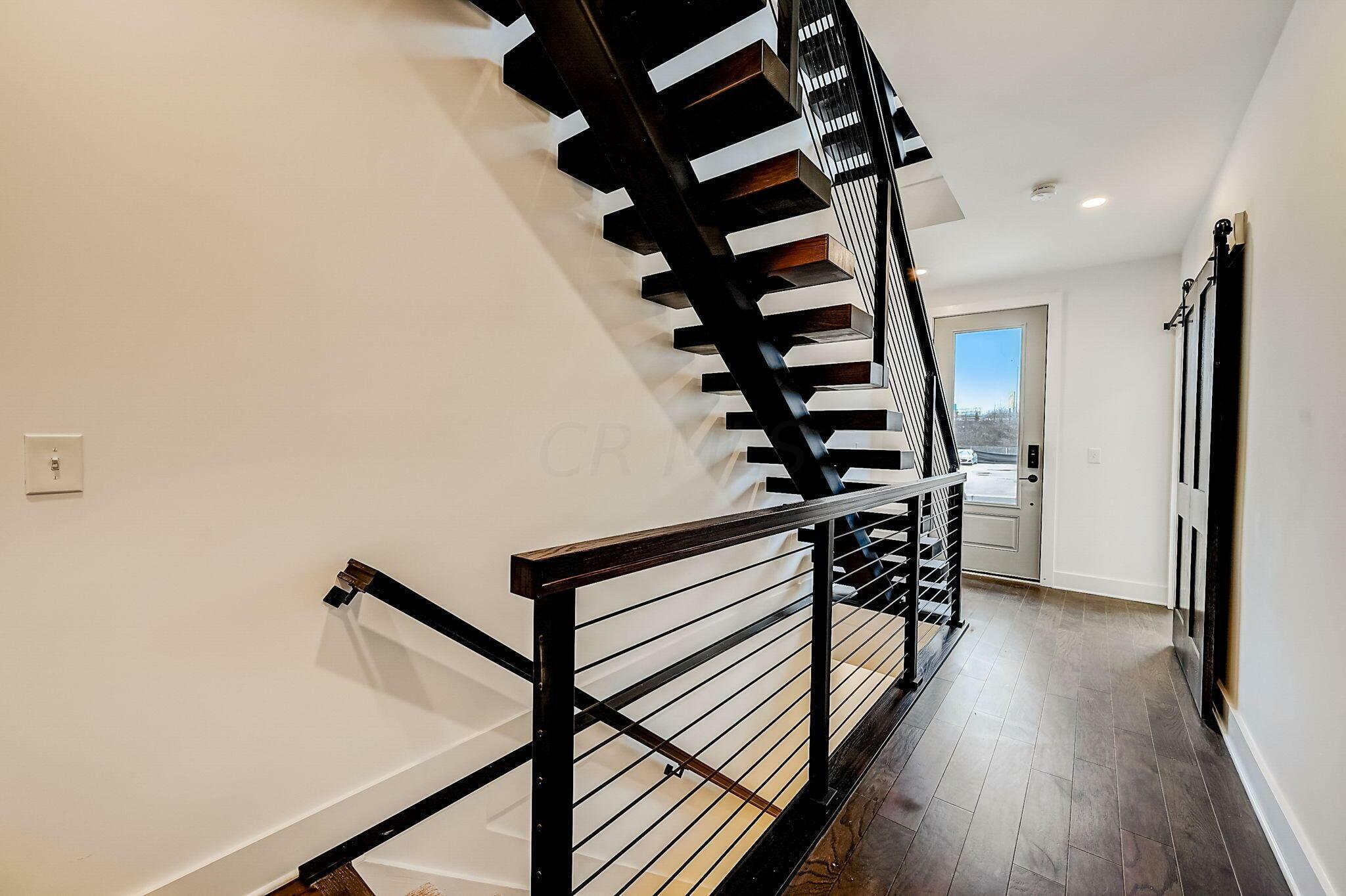 Property Photo: 298 Dickenson Street OH 43215