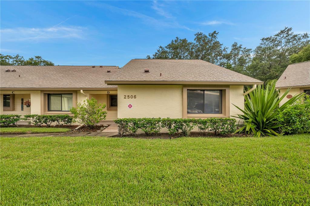 Property Photo:  2506 Oakleaf Lane 25D  FL 33763 