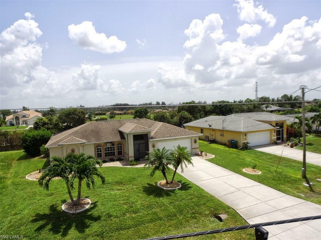 Property Photo: 307 SW 26th Place FL 33991