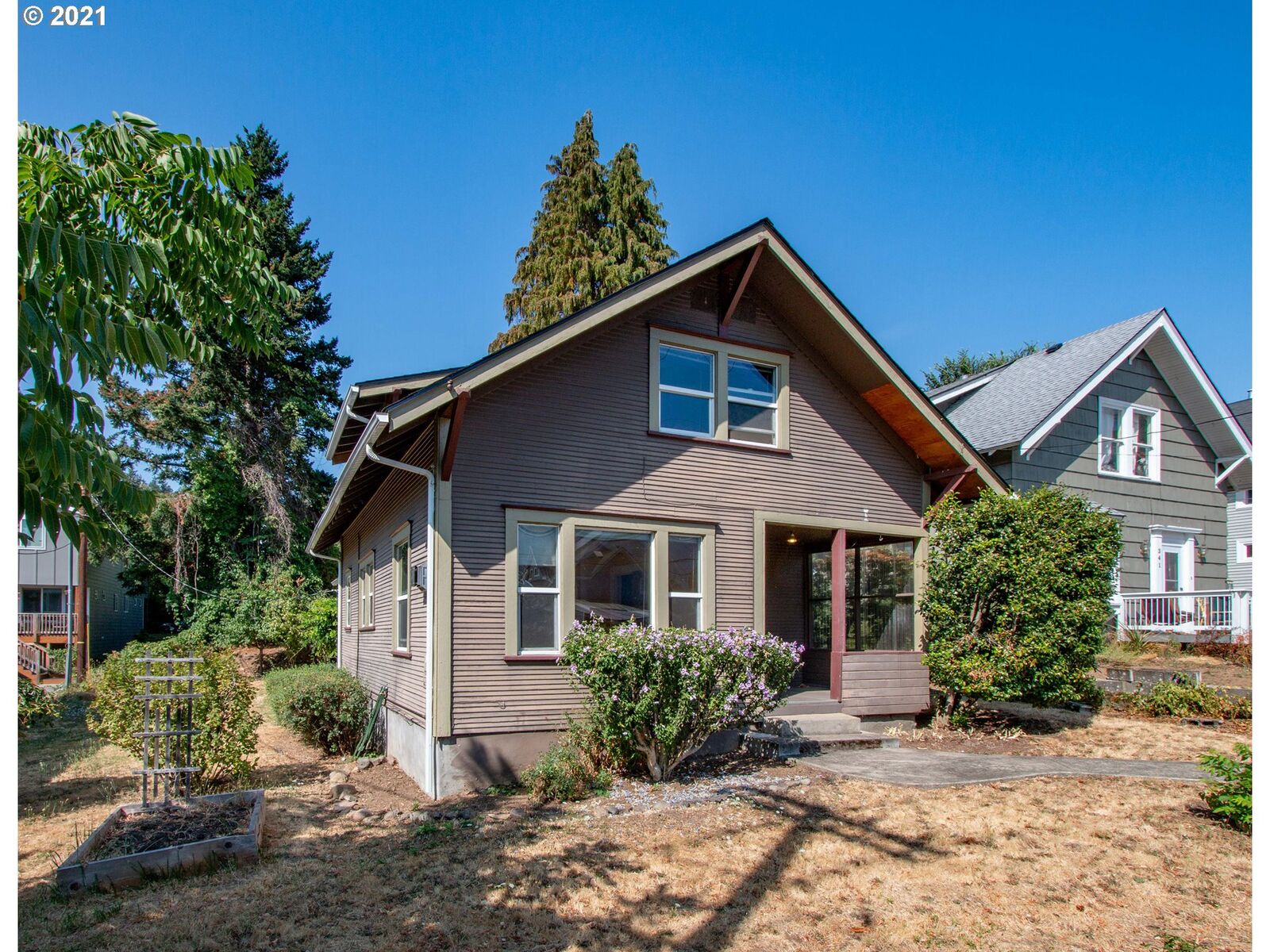 Property Photo: 363 NW Vancouver Ave WA 98648