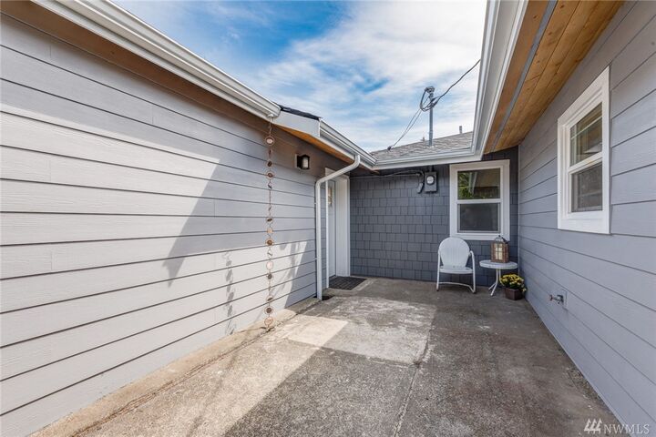 Property Photo:  11010 Grandview Rd  WA 98223 