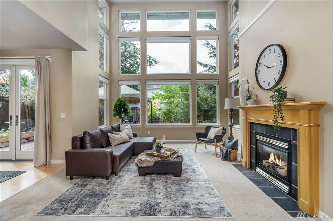 Property Photo: 5634 Elizabeth Lp SE WA 98092