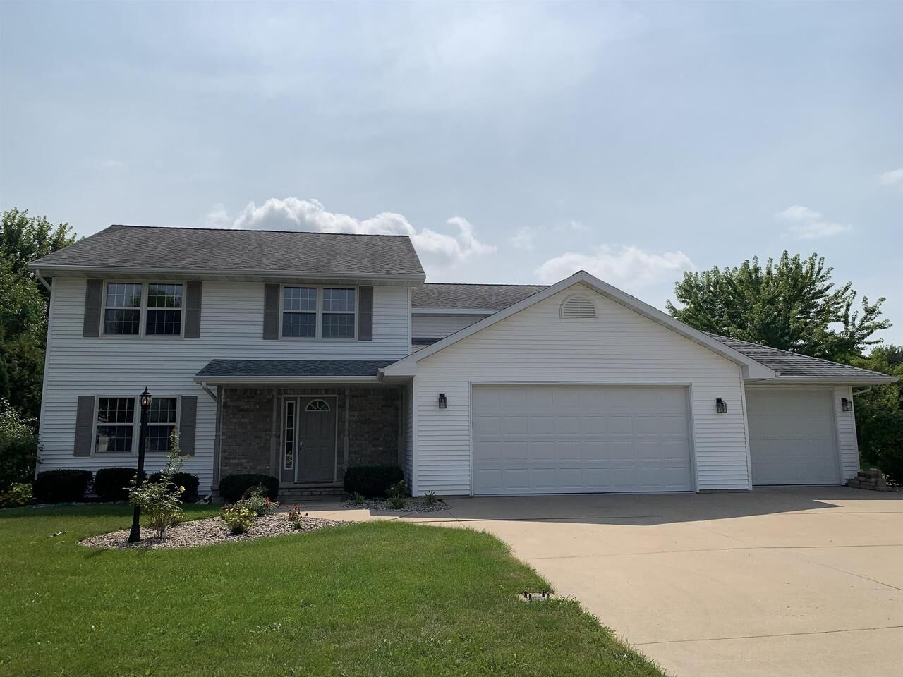 Property Photo:  W6041 Strawflower Drive  WI 54915 