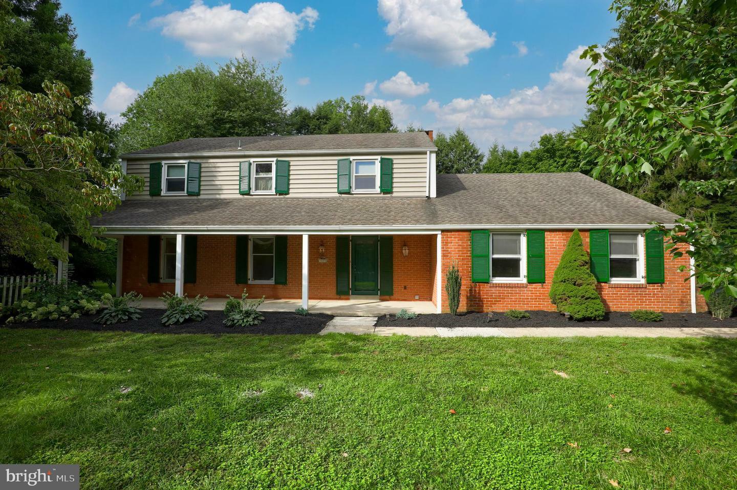 Property Photo:  1455 Country Club Drive  PA 17601 