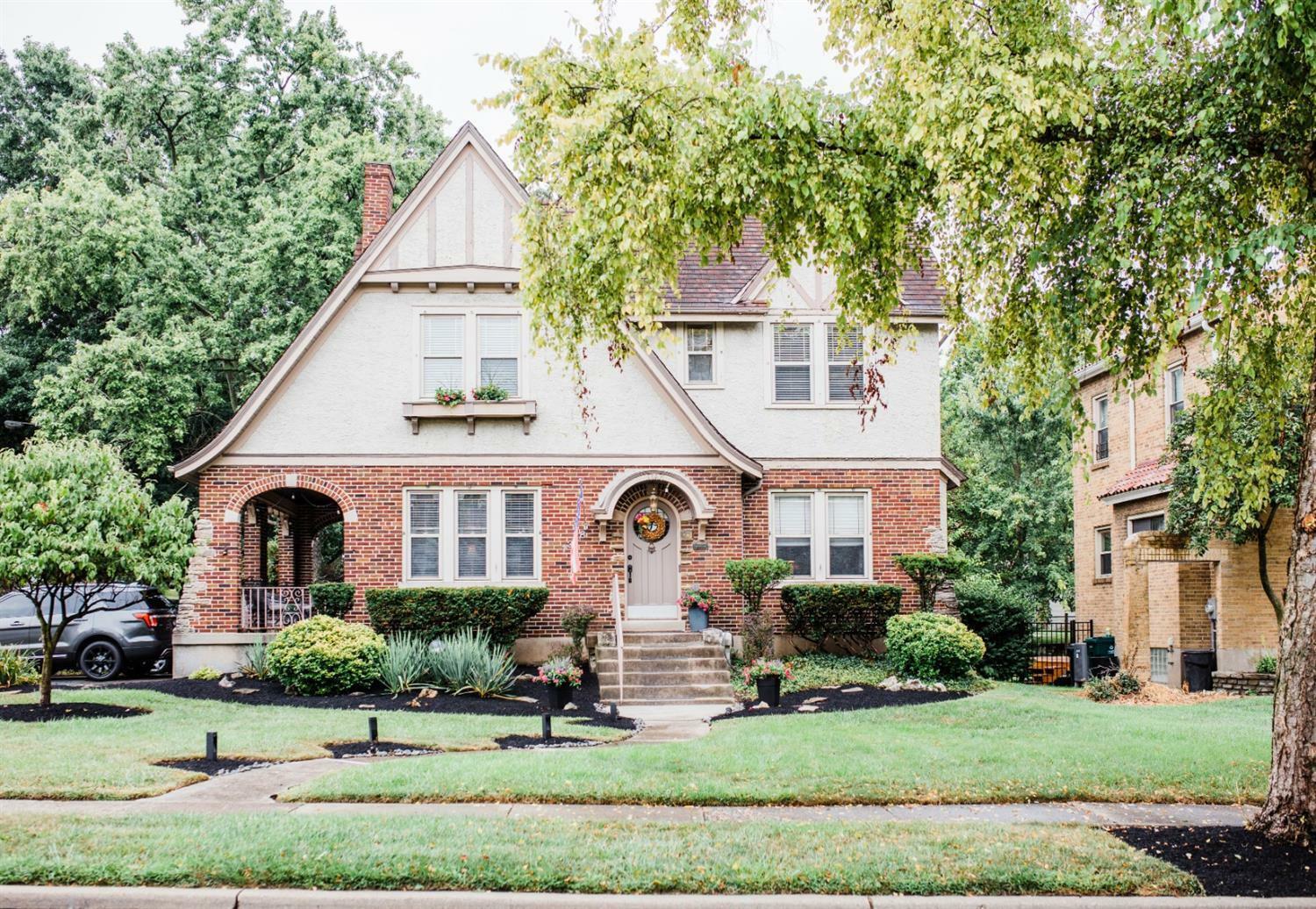 Property Photo: 1348 Covedale Ave OH 45238