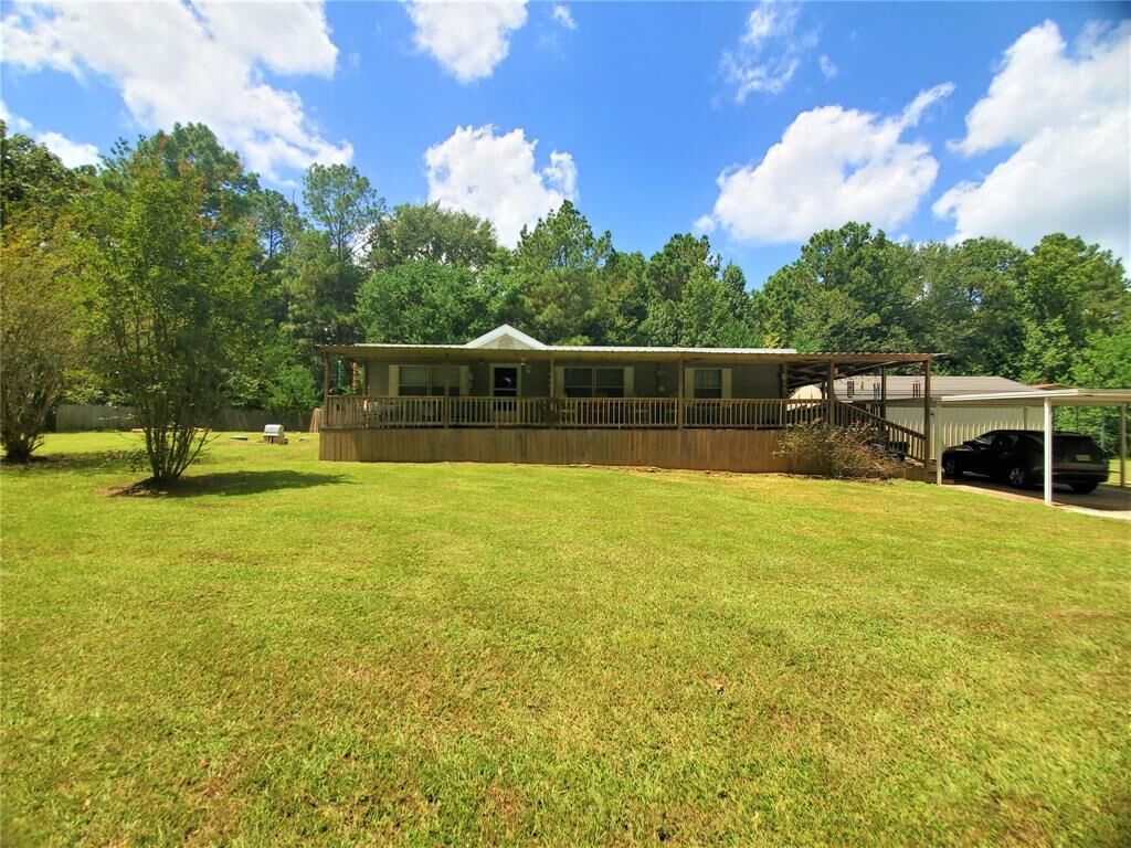 Property Photo:  396 Family Drive  TX 77351 