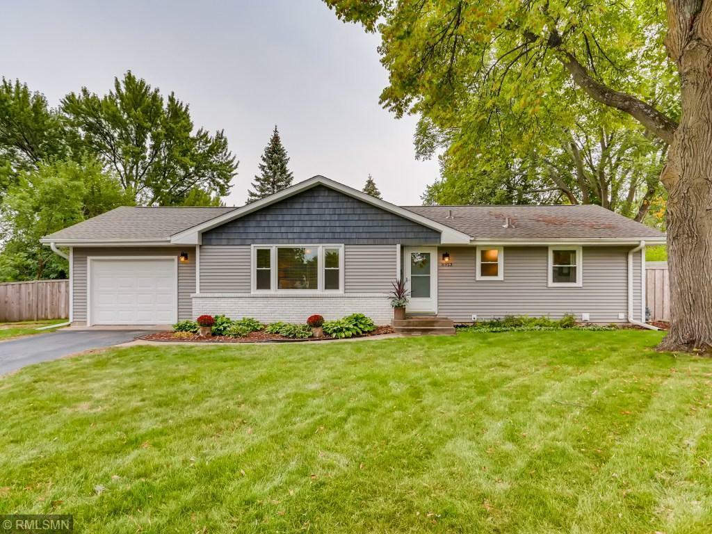 Property Photo:  8913 York Circle S  MN 55431 