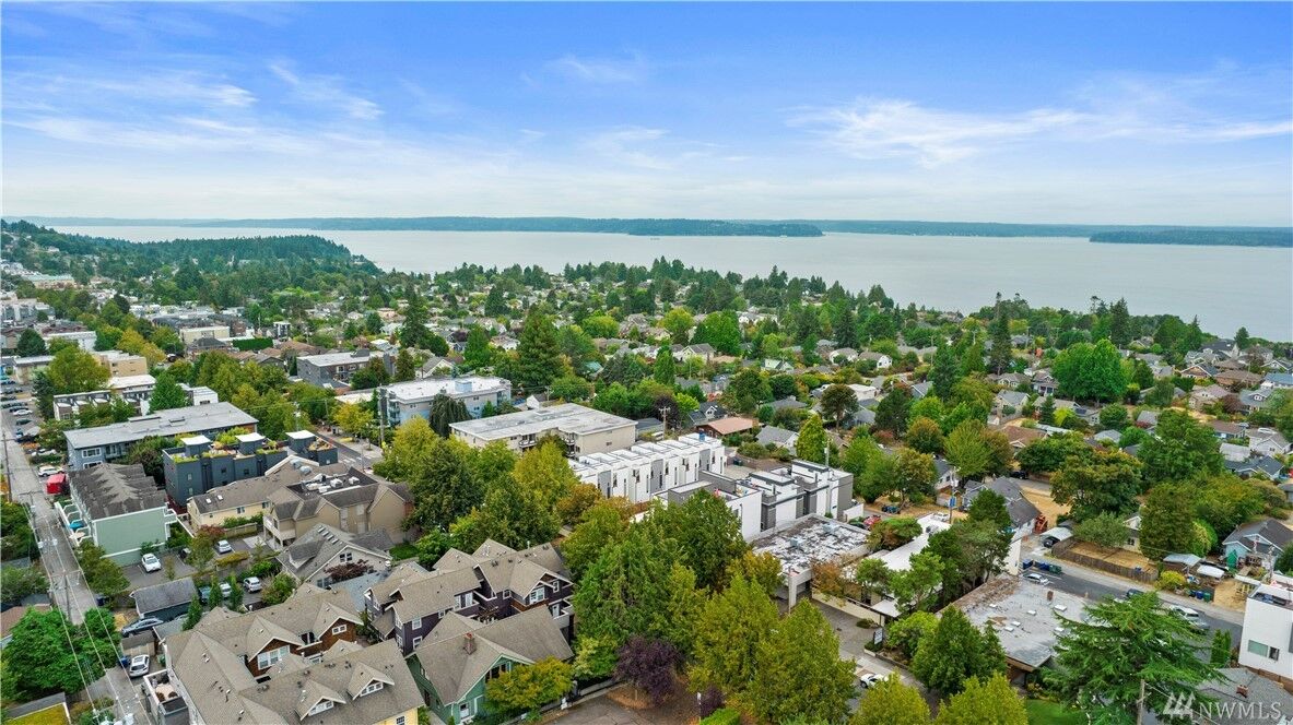 Property Photo:  5439 California Ave SW A  WA 98136 