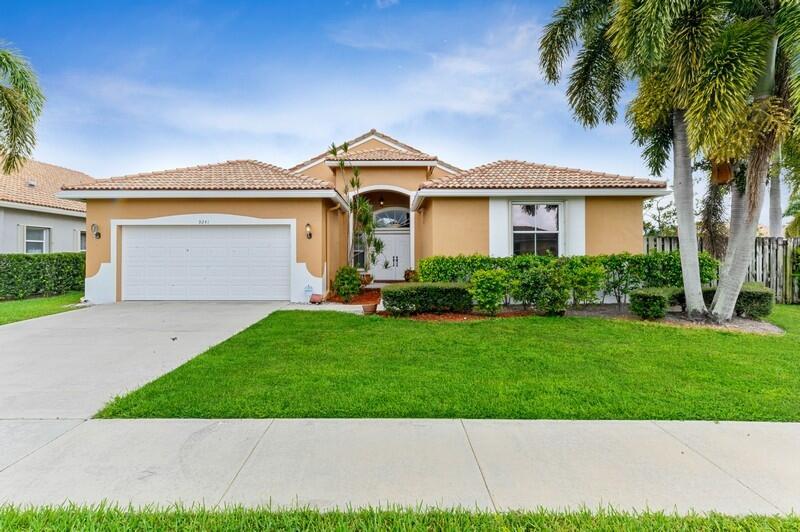Property Photo:  9241 Cove Point Circle  FL 33472 