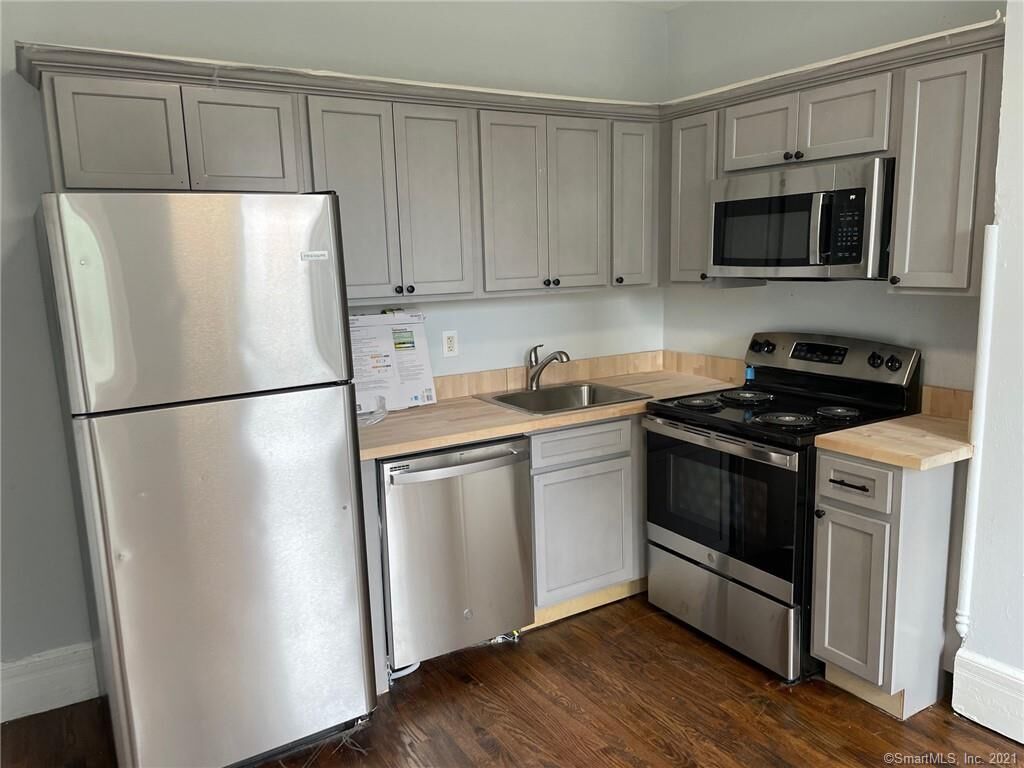 Property Photo:  221 Sherman Avenue 5  CT 06511 