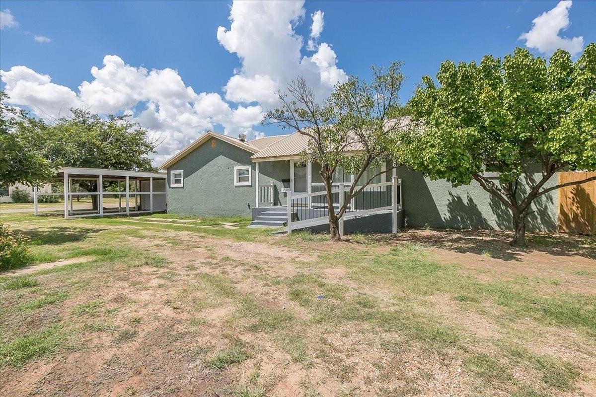 Property Photo:  1155 S 10th Street  TX 79364 