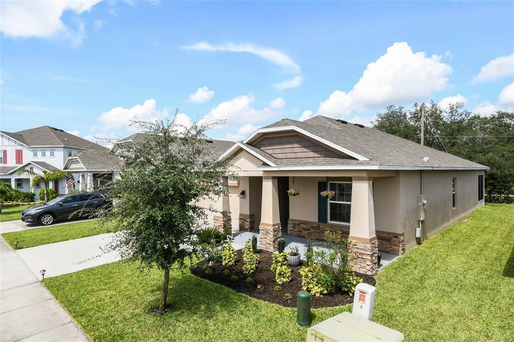 Property Photo:  516 Sardinia Circle  FL 33837 