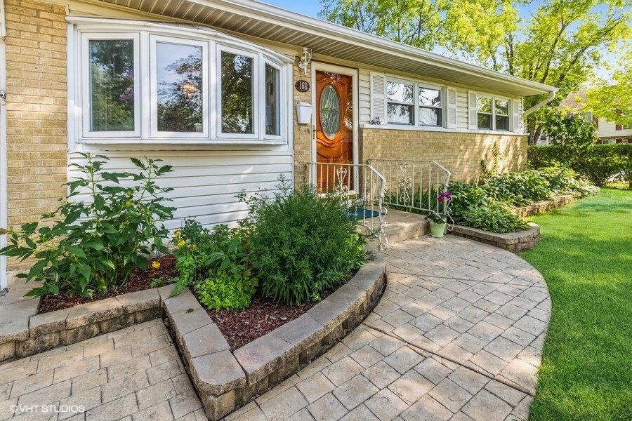 Property Photo:  168 E Lincoln Avenue  IL 60139 