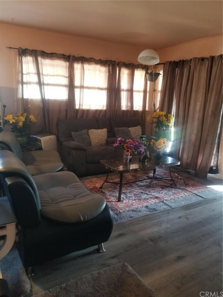 Property Photo: 841 E 115th Street CA 90059