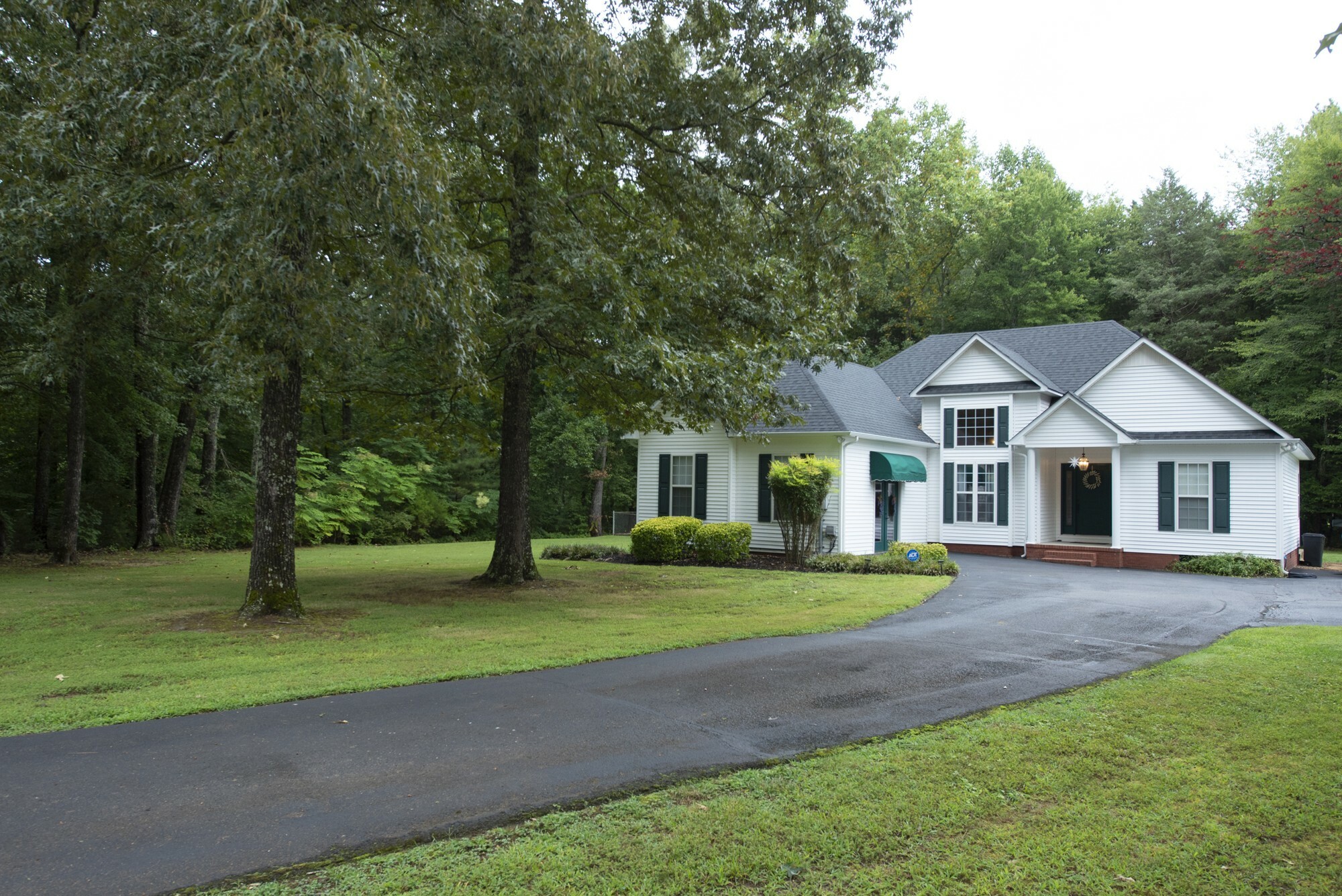 Property Photo:  170 Willow Pointe Dr  TN 37388 