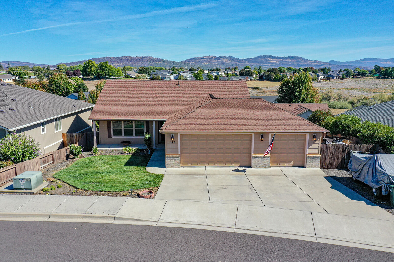 Property Photo:  110 Cedric Court  OR 97524 