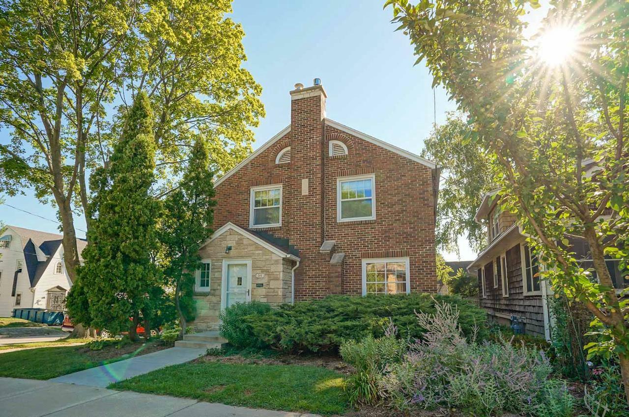 Property Photo:  501 Ludington Ave  WI 53704 