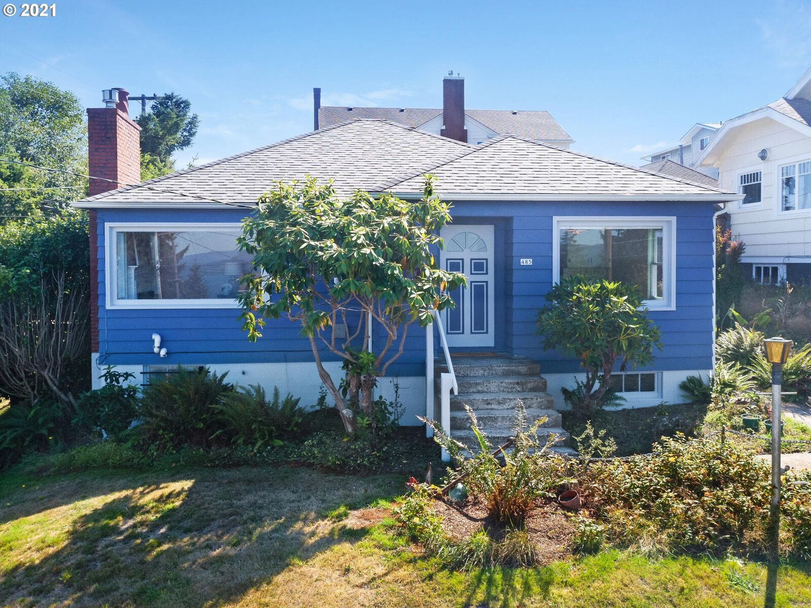 Property Photo:  485 Jerome Ave  OR 97103 