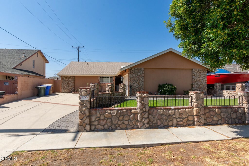 Property Photo:  977 Gardner Avenue  CA 93004 