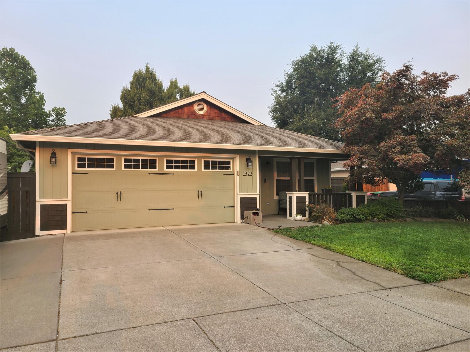 Property Photo:  1322 Kyle Street  OR 97501 