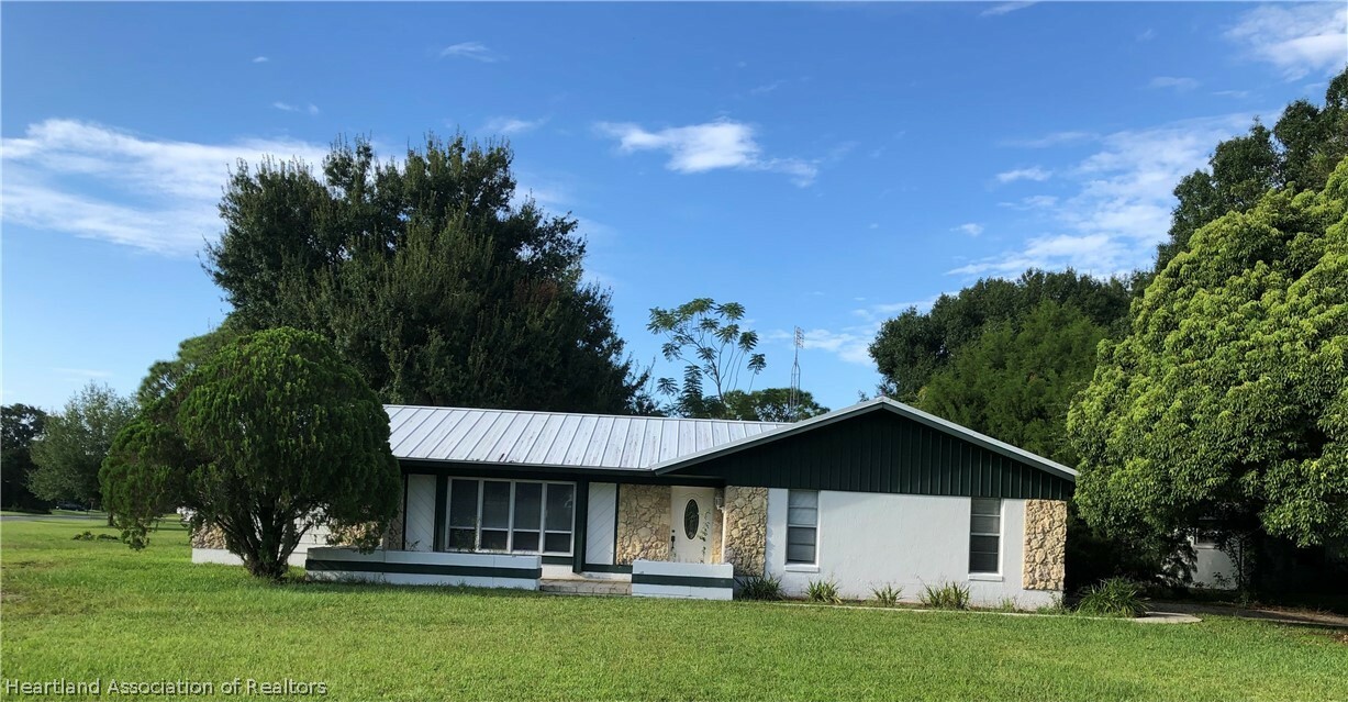 Property Photo:  7124 Coral Ridge Road  FL 33876 