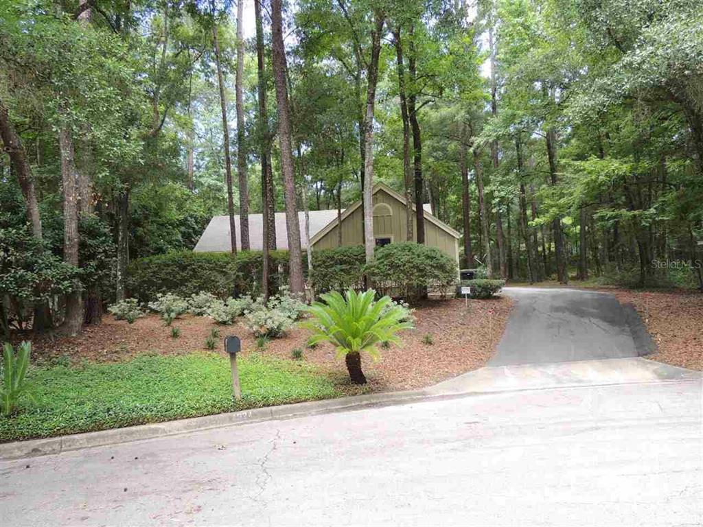 Property Photo:  4824 SW 83rd Terrace  FL 32608 