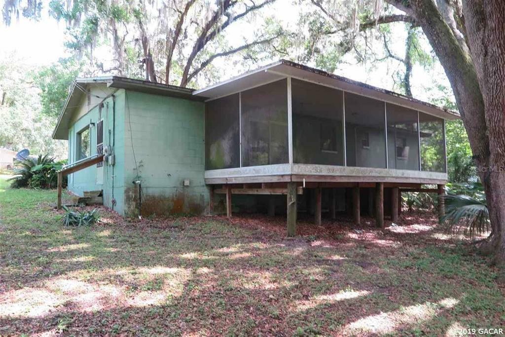 Property Photo:  3541 SE 15th Avenue  FL 32641 