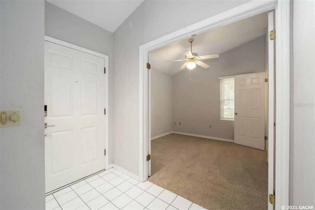 Property Photo:  5425 SW 83rd Terrace  FL 32608 