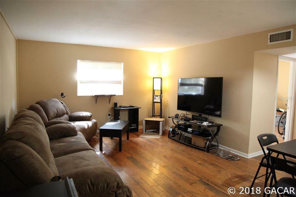 Property Photo:  501 NW 15th Avenue 5  FL 32601 