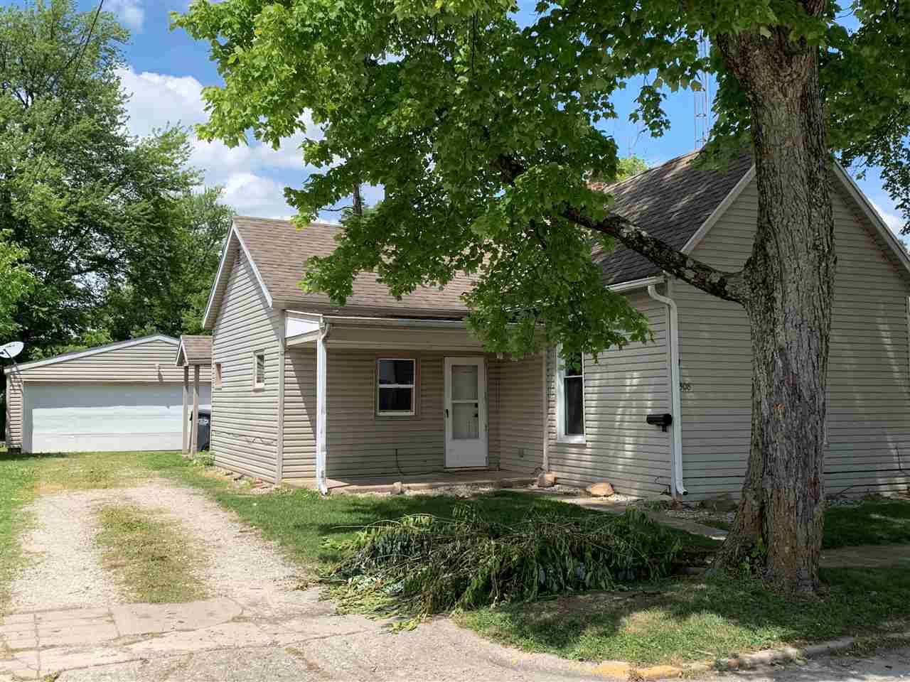 Property Photo:  308 Mill St  IN 47341 