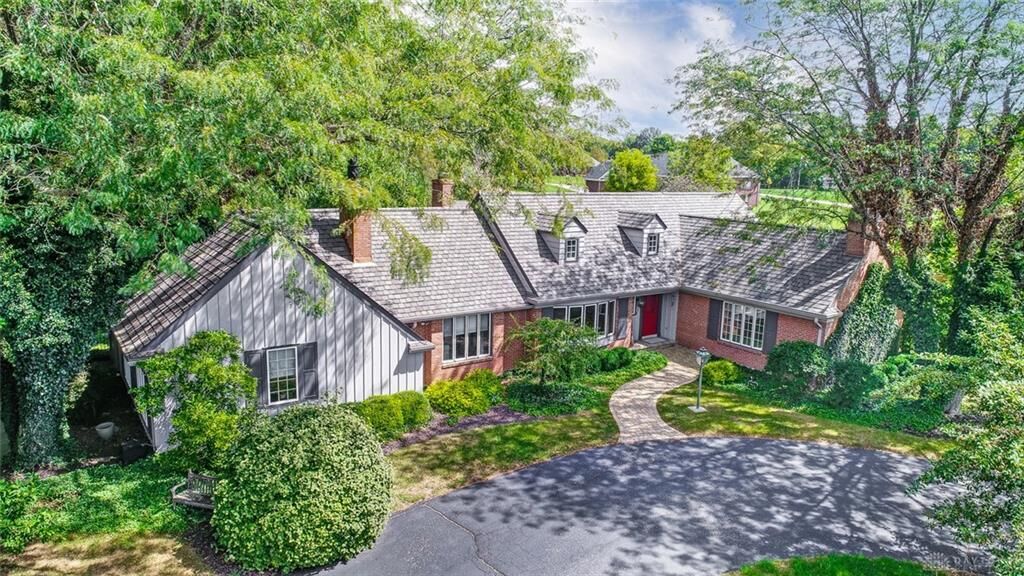 Property Photo:  2040 Forest Bend Drive  OH 45385 