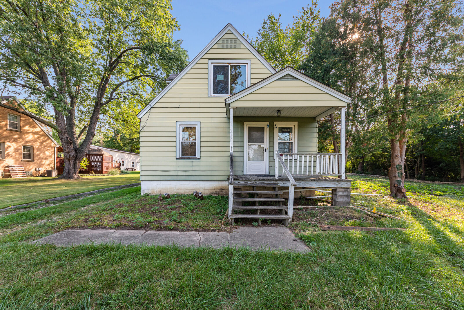 Property Photo:  5515 Essex Road  IL 60532 