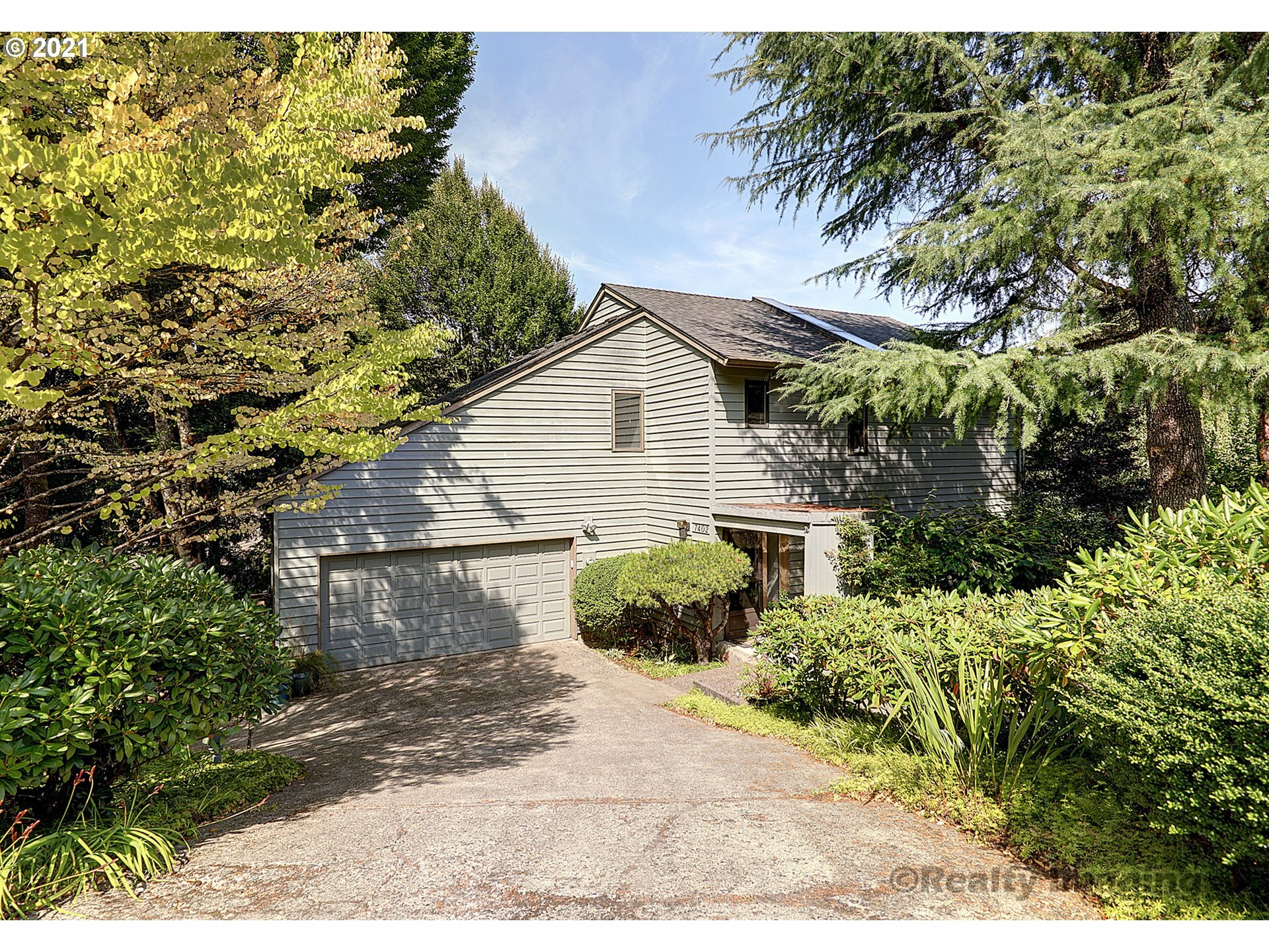 Property Photo: 7402 NW Penridge Rd OR 97229