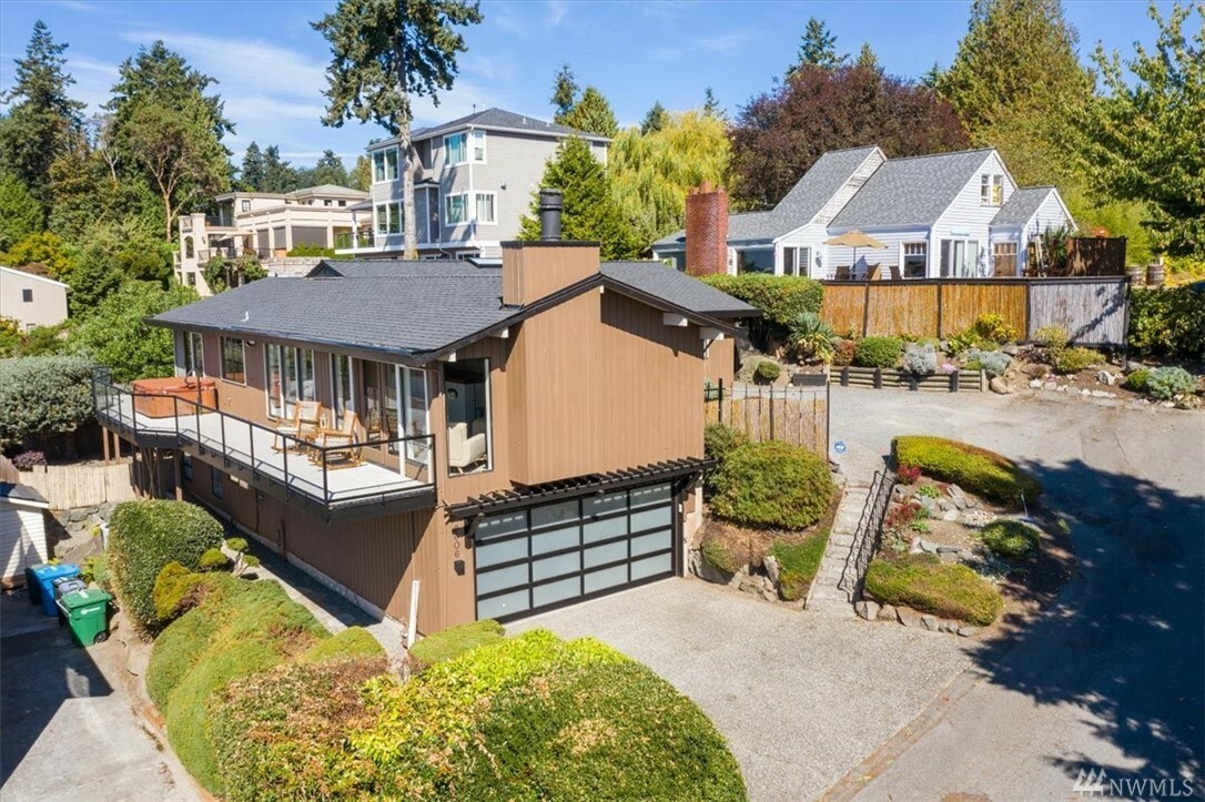 Property Photo:  2606 NW 201st St  WA 98177 