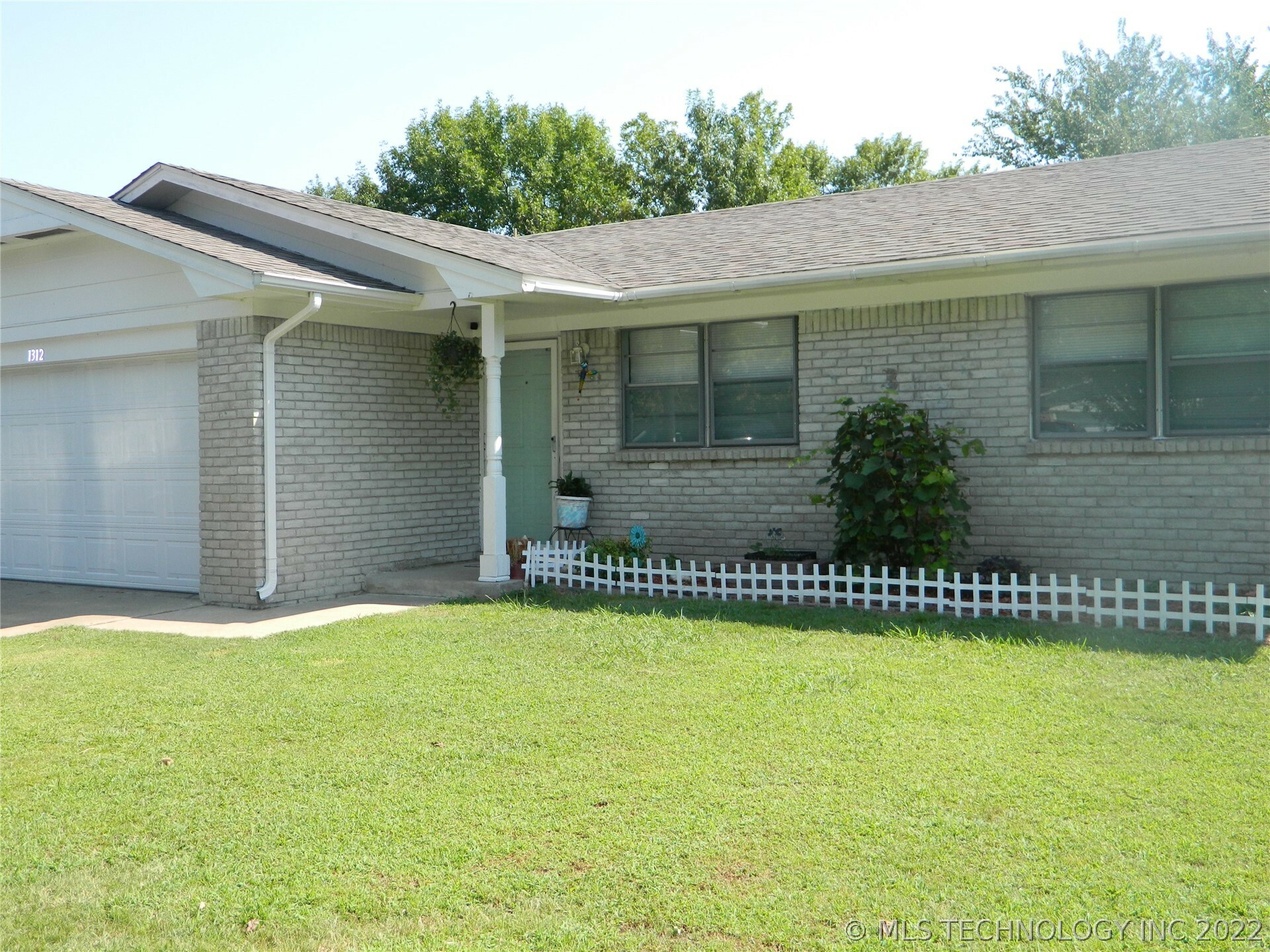 Property Photo:  1312 S 36th Street  OK 74401 