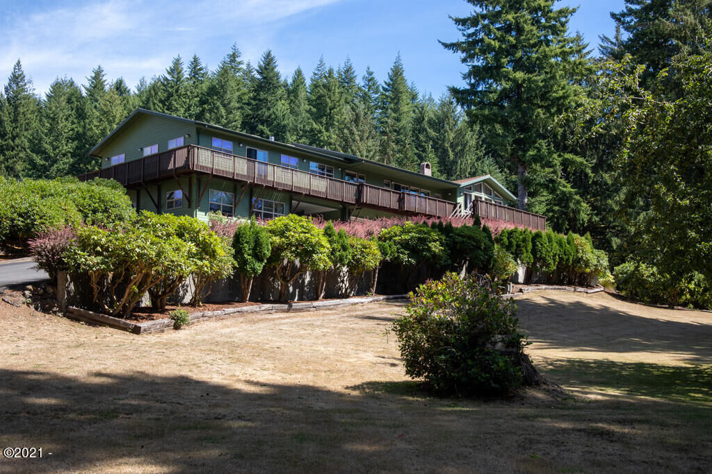 Property Photo: 317 Wright Creek Road OR 97391