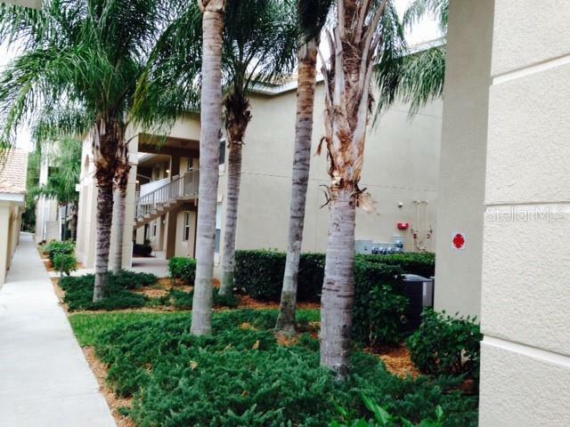 Property Photo: 803 Fairwaycove Lane 208 FL 34212