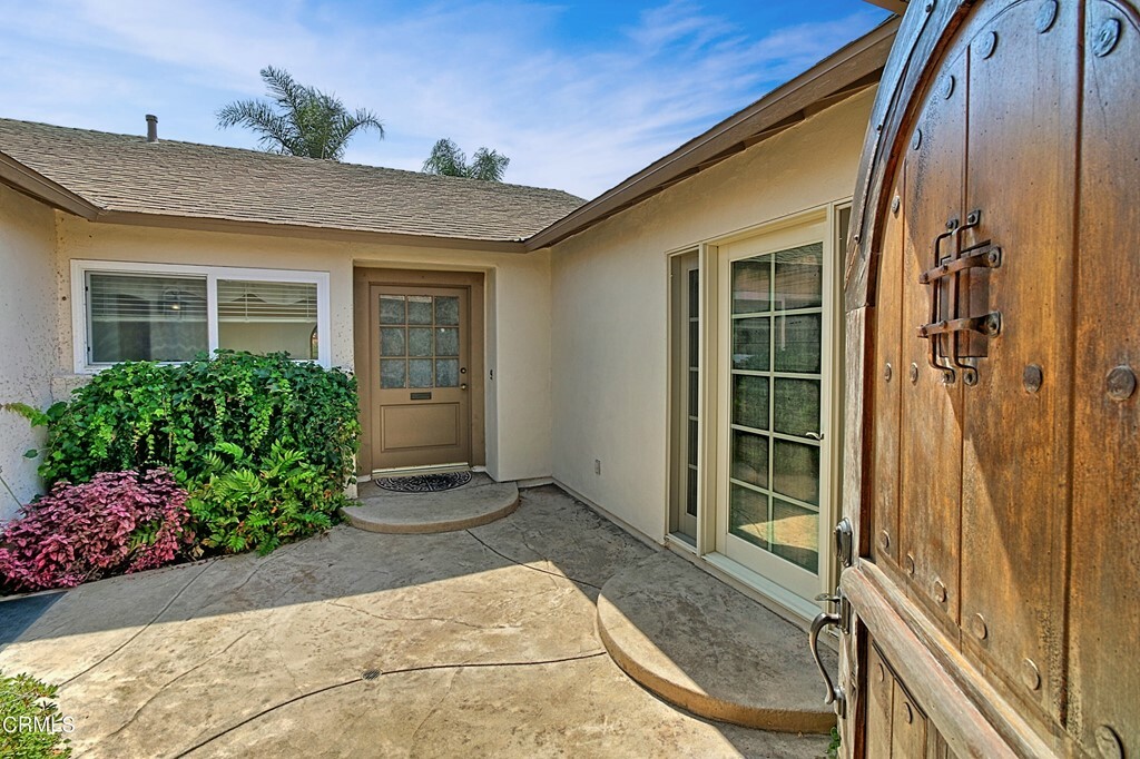 Property Photo:  390 Calle Portilla  CA 93010 