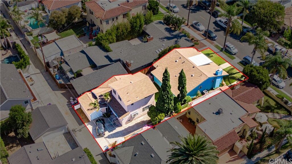 Property Photo:  305 Roycroft Avenue  CA 90814 