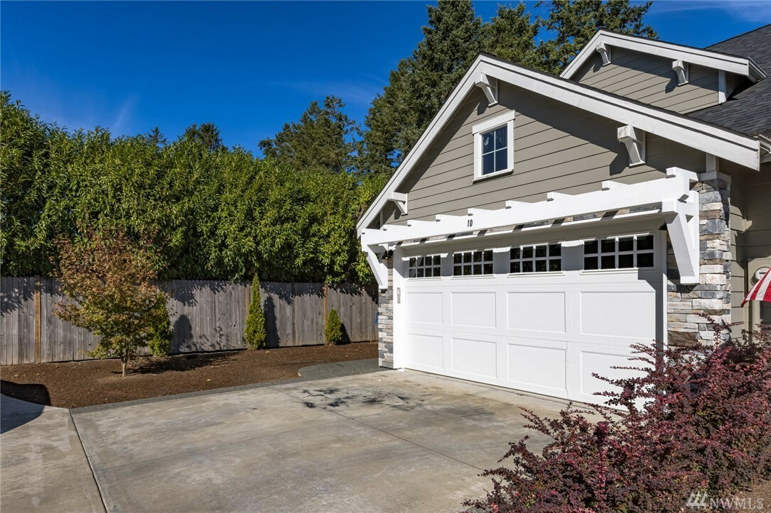 Property Photo:  2200 Greenview Cir 10  WA 98264 