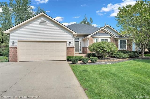 Property Photo: 883 Crestmoor Drive MI 48371