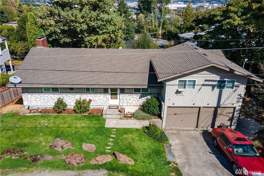 Property Photo:  1922 S 104th St  WA 98168 