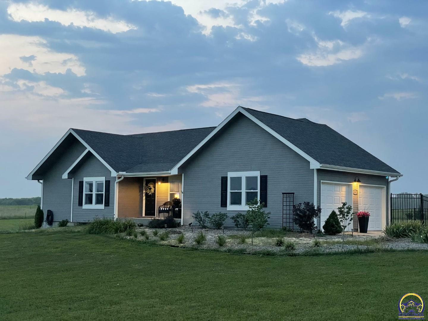 Property Photo: 15671 S Jordan Rd KS 66537