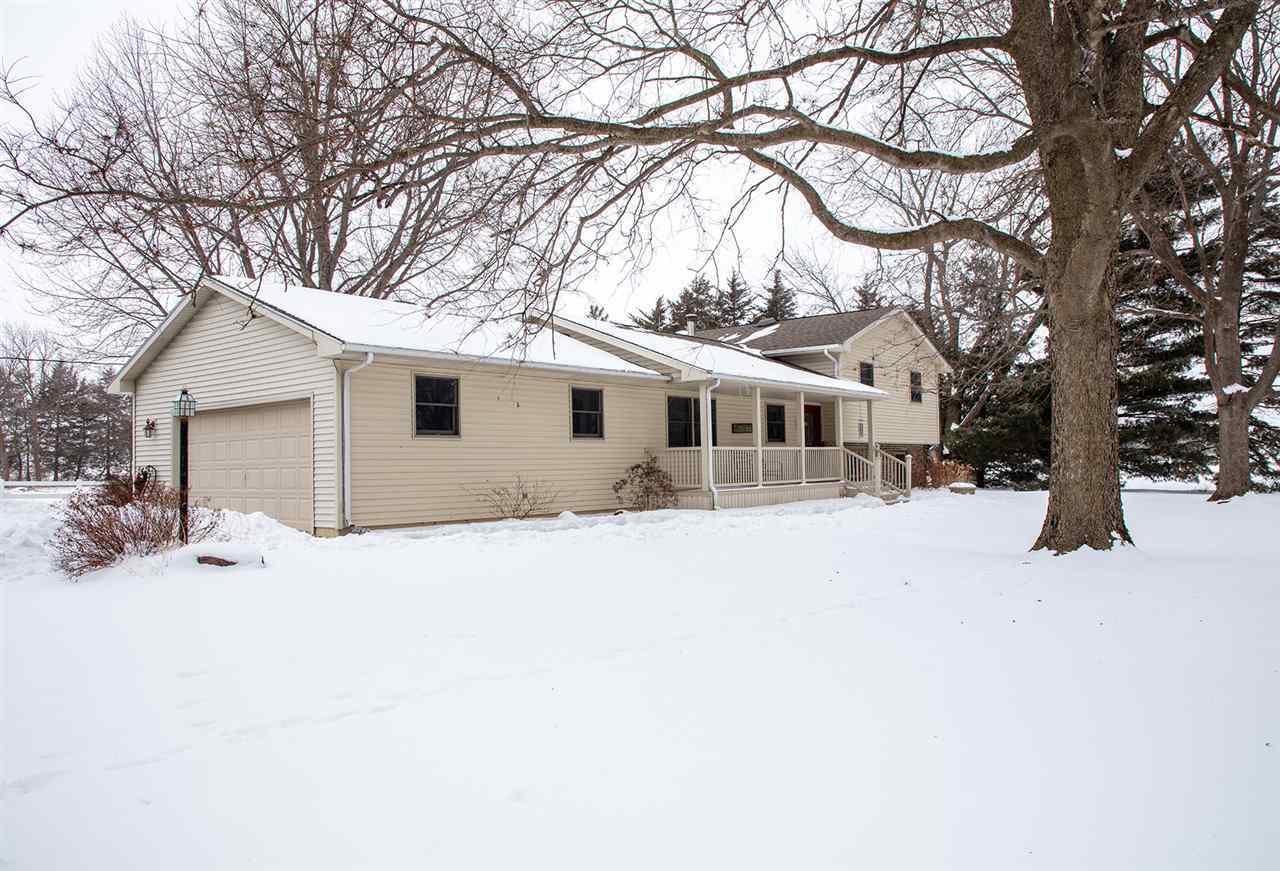 Property Photo:  2716 Easton Ave  IA 50677 