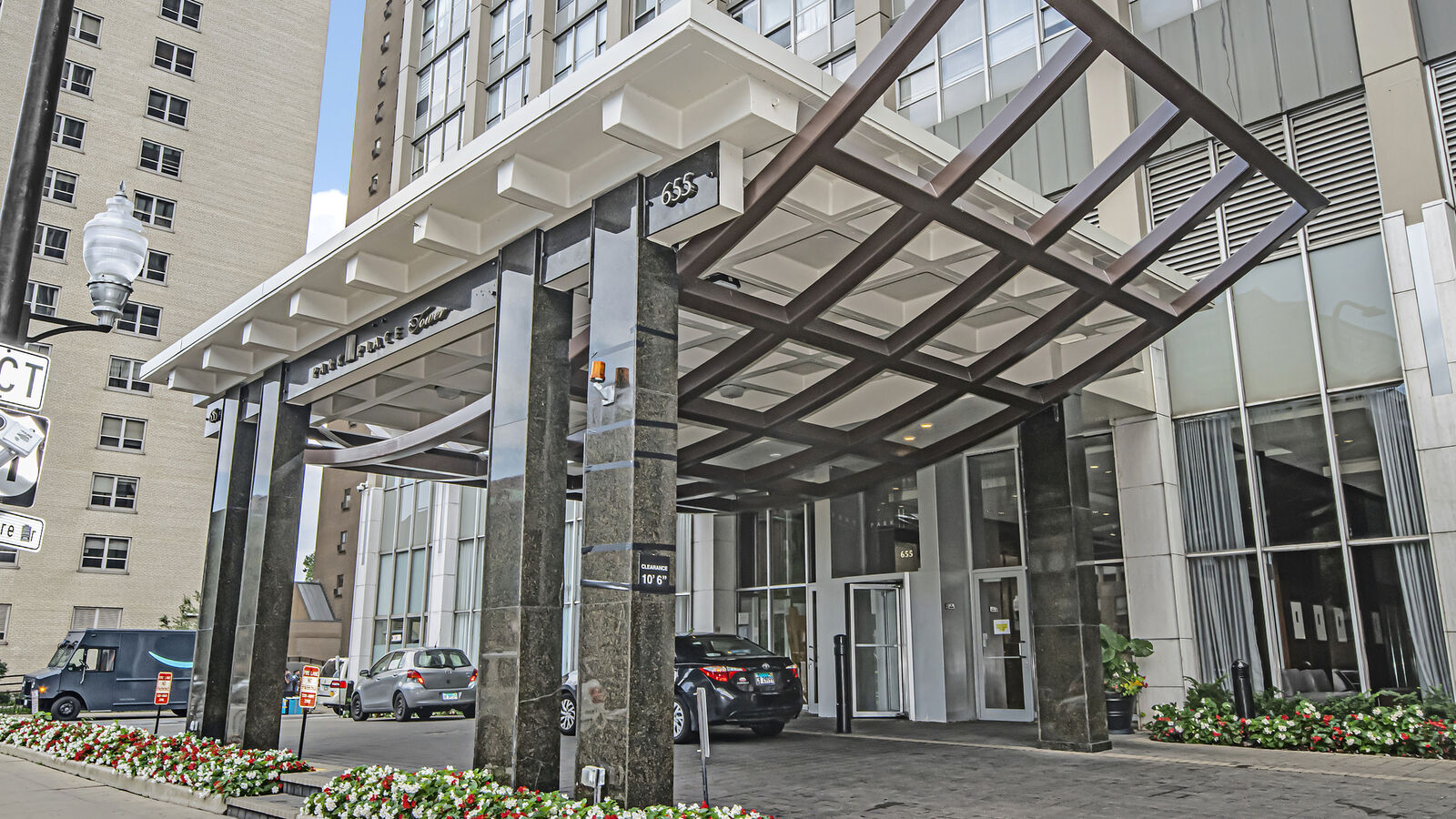 Property Photo:  655 W Irving Park Road 4215  IL 60613 