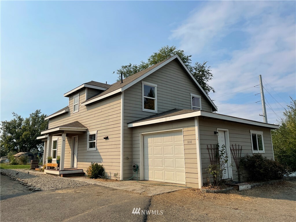 Property Photo:  1108 W 7th Avenue  WA 98926 